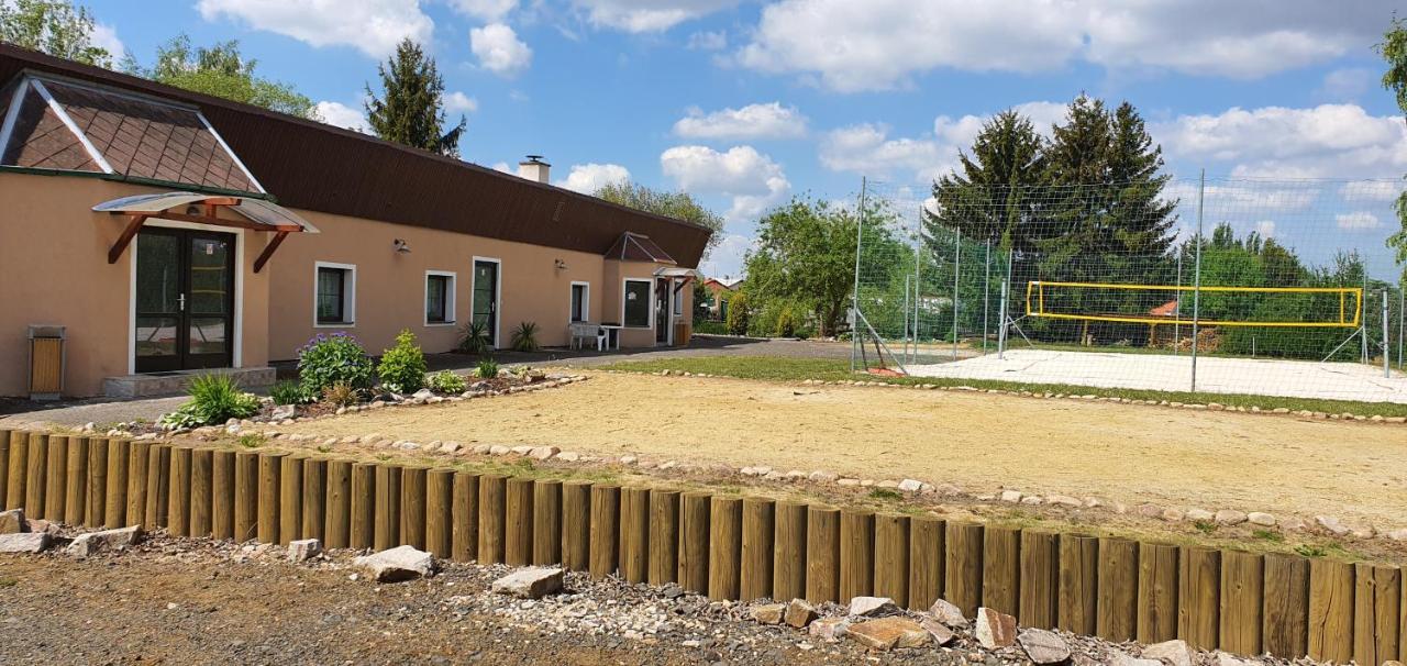 Penzion a hospůdka U Anny Nové Sedlo Esterno foto